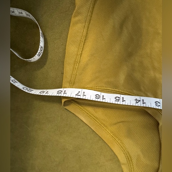 Lululemon High-Neck Running and Training Tank Top Sz 8 in Auric Gold 88 EUC - Picture 13 of 13